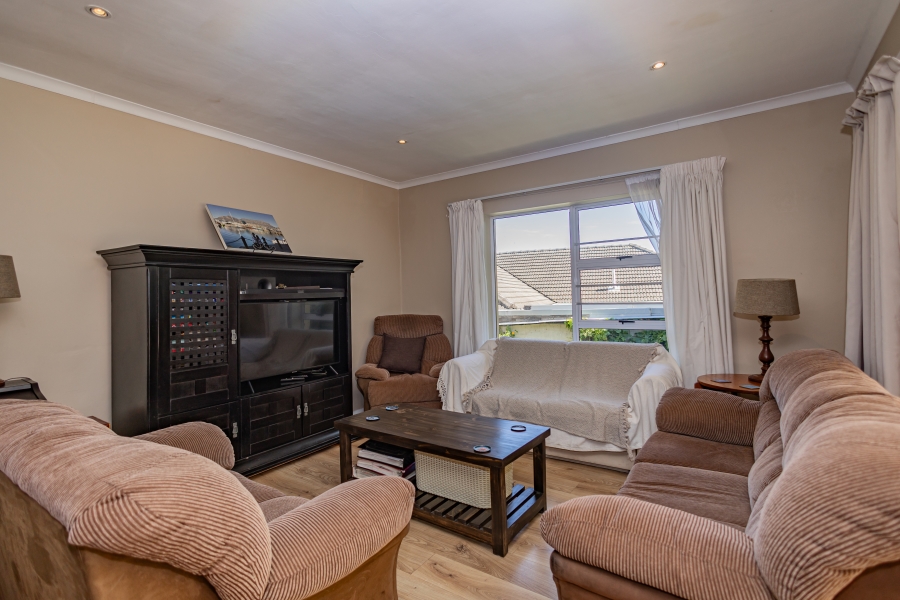 4 Bedroom Property for Sale in Kenridge Western Cape